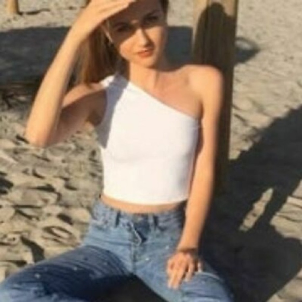 NWT BRANDY MELVILLE WHITE ONE SHOULDER TANK